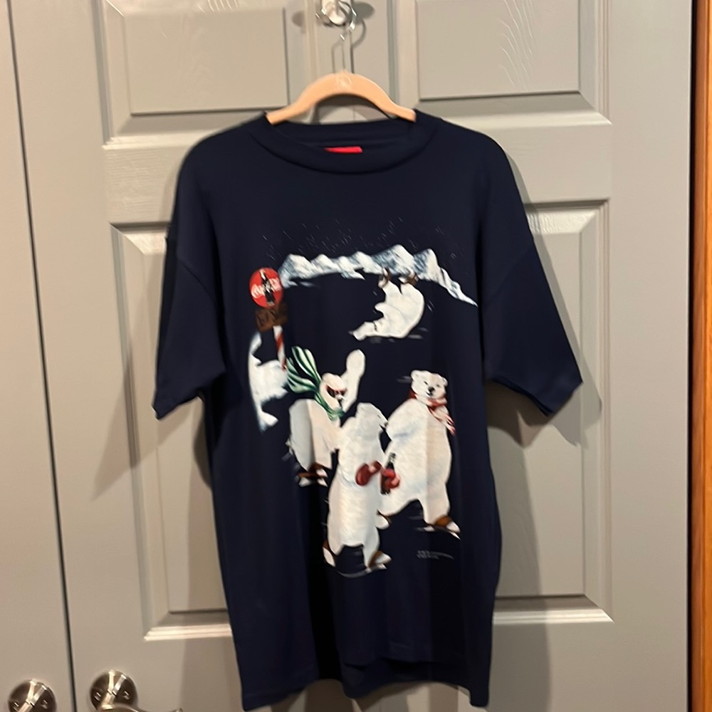 EUC Navy Vintage 1995 Coca-Cola Coke Polar Bears Ice Skating 90s Graphic T-Shirt